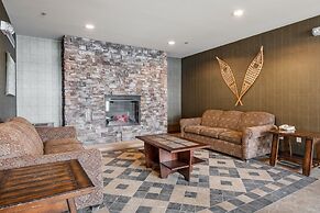 LARGE 2-Br 2-Ba | Ski In/Out | Pool & Hot Tubs | Central Upper Village