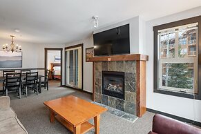 LARGE 2-Br 2-Ba | Ski In/Out | Pool & Hot Tubs | Central Upper Village