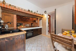 Villa Stone House Magarac