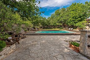 Villa Stone House Magarac