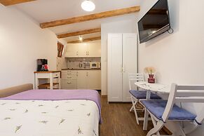 Villa Stone House Magarac