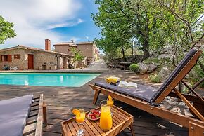 Villa Stone House Magarac