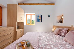 Villa Stone House Magarac