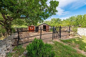 Villa Stone House Magarac