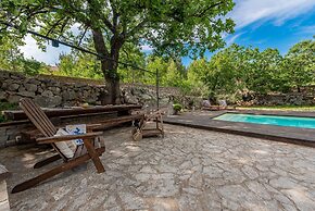 Villa Stone House Magarac