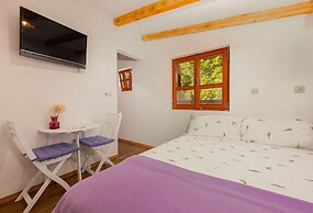 Villa Stone House Magarac