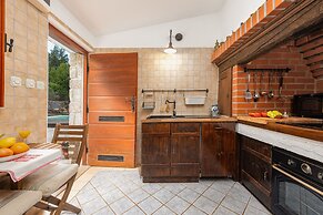 Villa Stone House Magarac