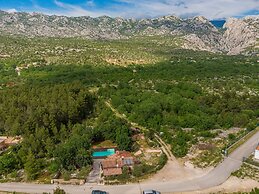 Villa Stone House Magarac