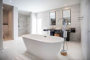 Sea Diamond Boutique Hotel & Spa by Sea Resorts