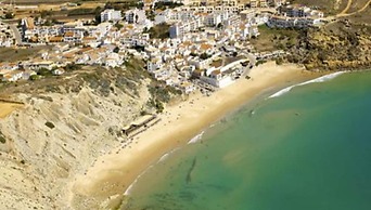 Studio Free Parking 300m Walking to Beach Burgau