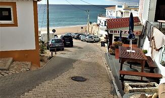 Studio Free Parking 300m Walking to Beach Burgau