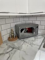 No 73 Aparthotel by condokeeper