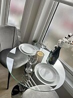 No 73 Aparthotel by condokeeper