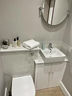 No 73 Aparthotel by condokeeper