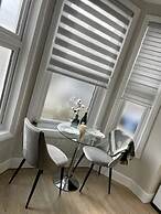 No 73 Aparthotel by condokeeper