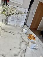 No 73 Aparthotel by condokeeper