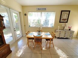 Treasure Beach 2 Bedroom Home by RedAwning