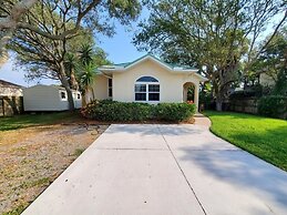 Treasure Beach 2 Bedroom Home by RedAwning