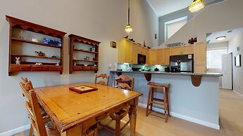 Mammoth Green #205 3 Bedroom Condo by RedAwning