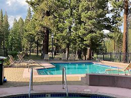 Mammoth Green #205 3 Bedroom Condo by RedAwning