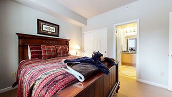 Mammoth Green #205 3 Bedroom Condo by RedAwning