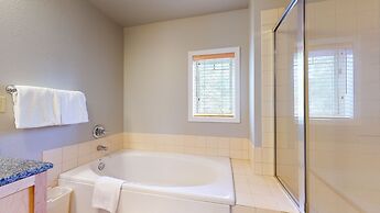 Mammoth Green #205 3 Bedroom Condo by RedAwning