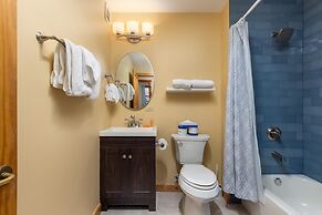 8363 Buffalo Lodge 3 Bedroom Condo by RedAwning