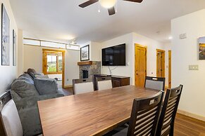 8363 Buffalo Lodge 3 Bedroom Condo by RedAwning