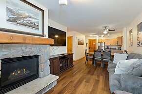 8363 Buffalo Lodge 3 Bedroom Condo by RedAwning