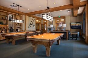 8363 Buffalo Lodge 3 Bedroom Condo by RedAwning