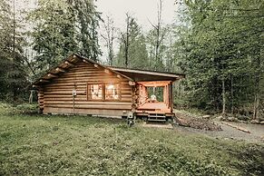 76gs - Genuine Log Cabin - Wifi - Pets Ok - Sleeps 4 2 Bedroom Home by