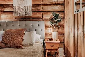 76gs - Genuine Log Cabin - Wifi - Pets Ok - Sleeps 4 2 Bedroom Home by