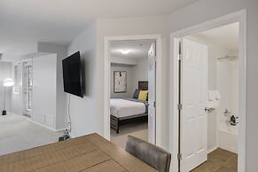 AMAZING 3Br Condo | Heated Pool & Hot Tub | Hm Theatre | Fire Table | 