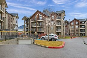 AMAZING 3Br Condo | Heated Pool & Hot Tub | Hm Theatre | Fire Table | 