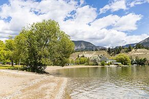 AMAZING 3Br Condo | Heated Pool & Hot Tub | Hm Theatre | Fire Table | 