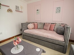 Shoreside Cottage