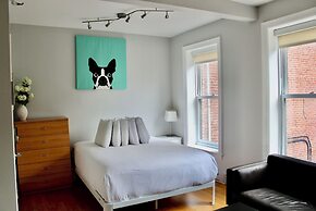 Maverick Suites at 402 Columbus Ave