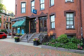 Maverick Suites at 402 Columbus Ave