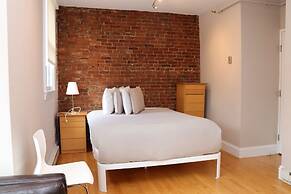 Maverick Suites at 402 Columbus Ave