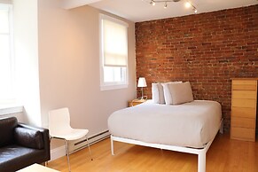 Maverick Suites at 402 Columbus Ave