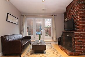 Maverick Suites at 402 Columbus Ave