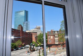 Maverick Suites at 402 Columbus Ave