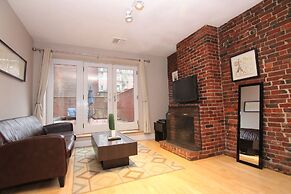 Maverick Suites at 402 Columbus Ave