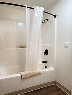 Alhonna Resort LLC