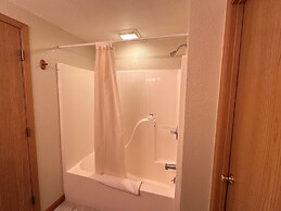 Alhonna Resort LLC