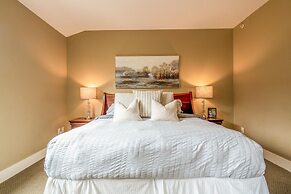 Luxury 3-Br Penthouse | INDOOR Pool & Hot Tub | Pool Table | 2 Decks +