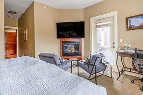 Luxury 3-Br Penthouse | INDOOR Pool & Hot Tub | Pool Table | 2 Decks +