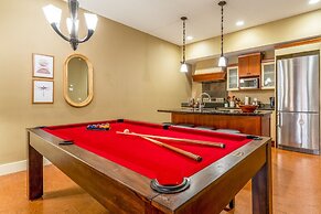 Luxury 3-Br Penthouse | INDOOR Pool & Hot Tub | Pool Table | 2 Decks +