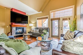 Luxury 3-Br Penthouse | INDOOR Pool & Hot Tub | Pool Table | 2 Decks +