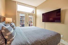 Luxury 3-Br Penthouse | INDOOR Pool & Hot Tub | Pool Table | 2 Decks +